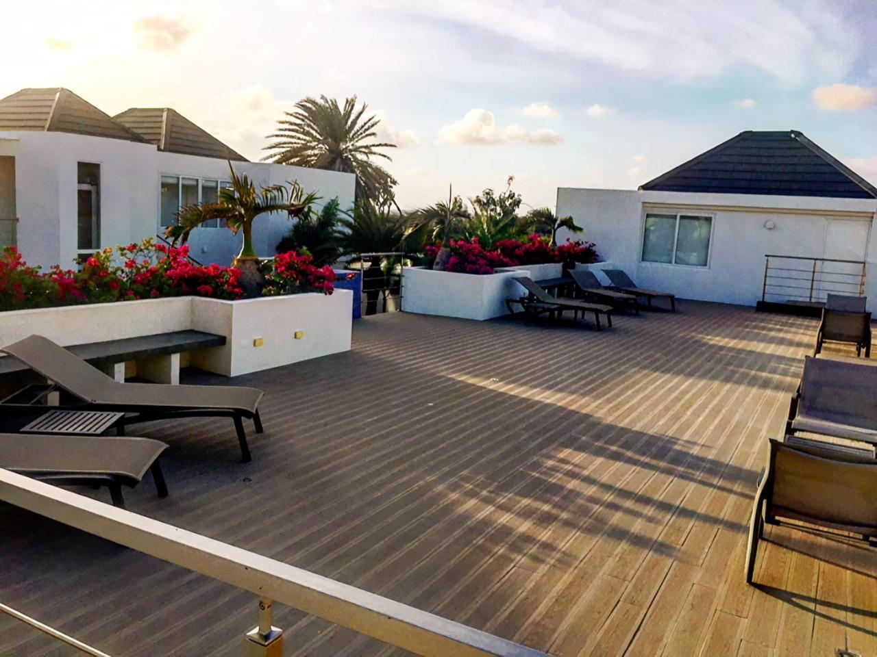 Ocean Z Boutique Hotel Palm Beach Esterno foto