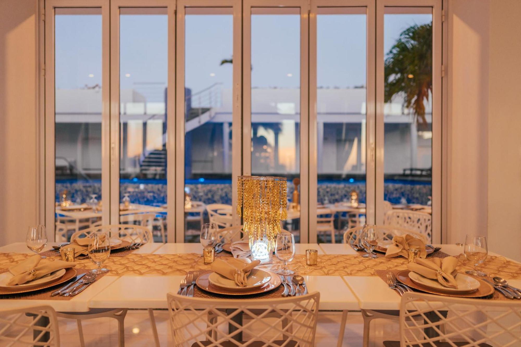 Ocean Z Boutique Hotel Palm Beach Esterno foto