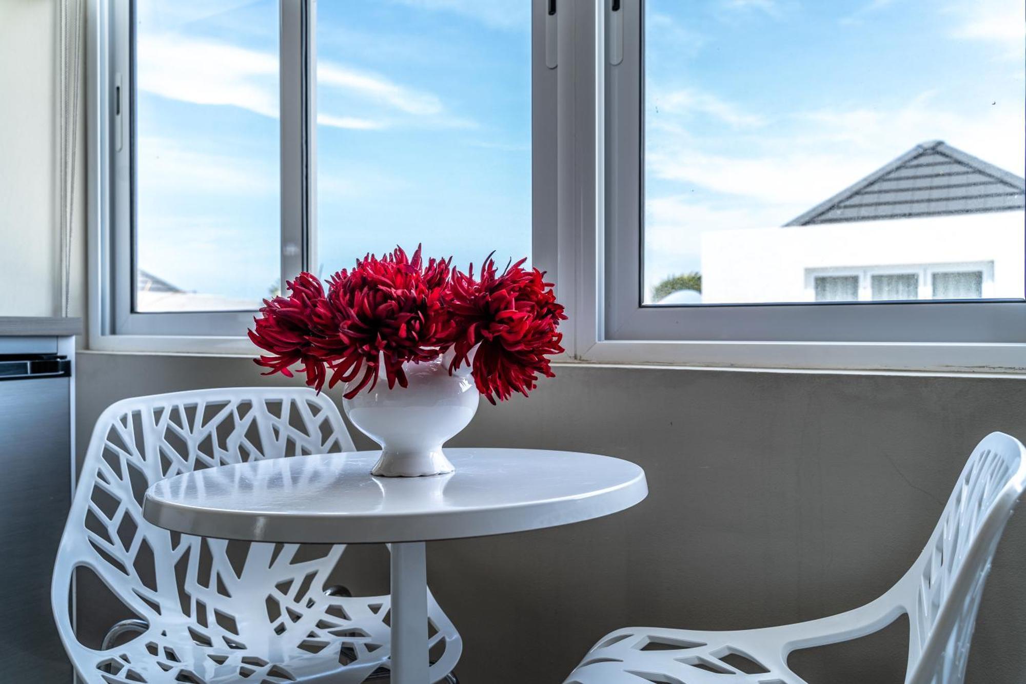 Ocean Z Boutique Hotel Palm Beach Esterno foto