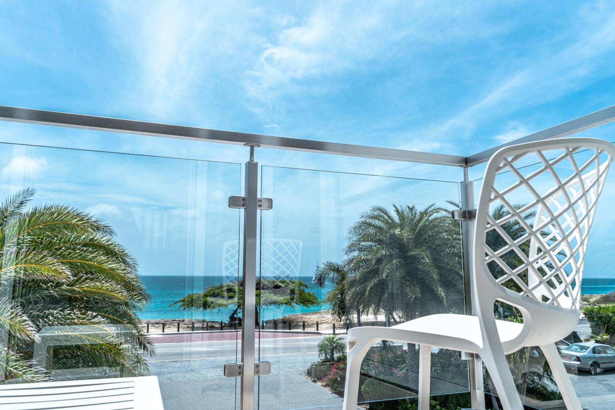 Ocean Z Boutique Hotel Palm Beach Esterno foto