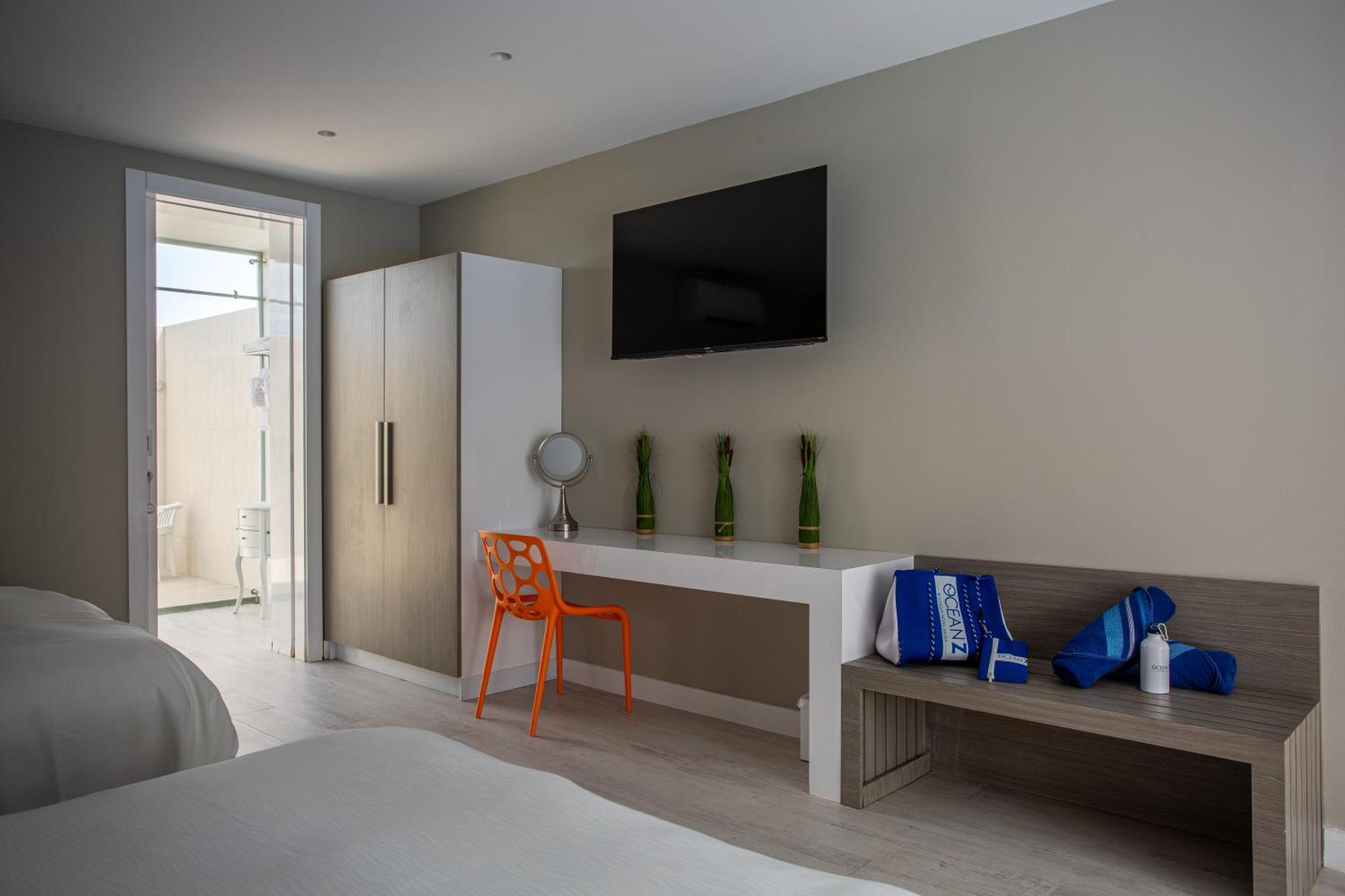 Ocean Z Boutique Hotel Palm Beach Esterno foto
