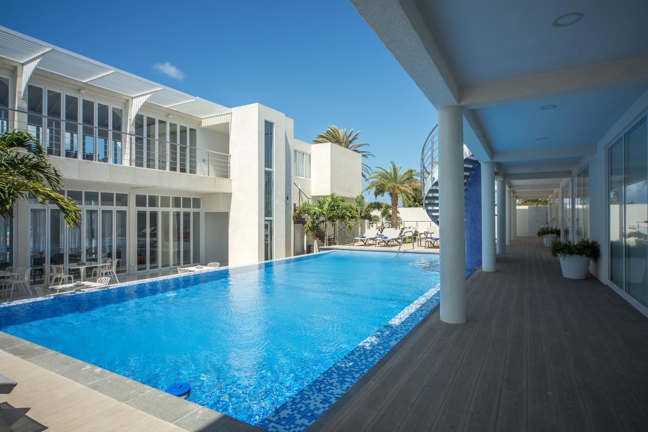 Ocean Z Boutique Hotel Palm Beach Esterno foto