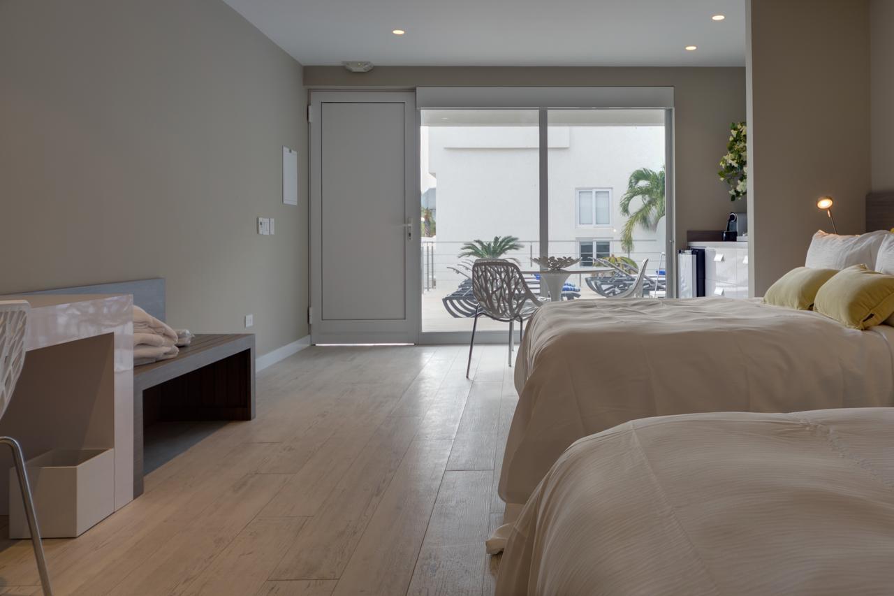 Ocean Z Boutique Hotel Palm Beach Esterno foto