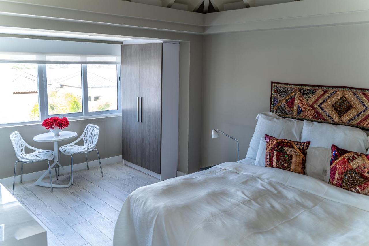 Ocean Z Boutique Hotel Palm Beach Esterno foto